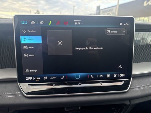 New 2026 Volkswagen Tiguan SE image 13