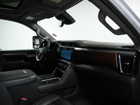 Used 2024 GMC Sierra 2500 Denali w/ Denali Reserve Package image 17