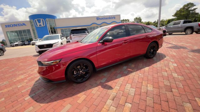 Certified 2025 Honda Accord SE image 5