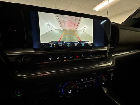 Used 2024 Chevrolet Silverado 2500 High Country w/ High Country Premium Package image 17