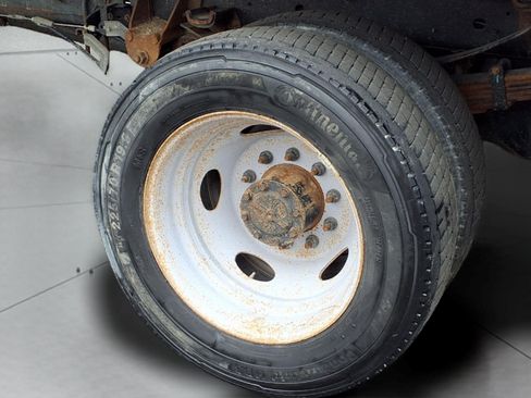 Used 2022 Ford F550 2WD Regular Cab Super Duty image 8