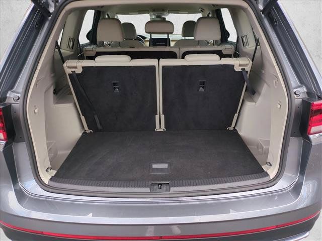 Used 2025 Volkswagen Atlas SE FWD image 6
