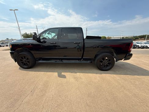 Used 2024 RAM 2500 Big Horn w/ Night Edition AWD/4WD image 4