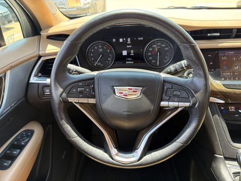 Used 2021 Cadillac XT6 Premium Luxury w/ Platinum Package AWD/4WD image 23