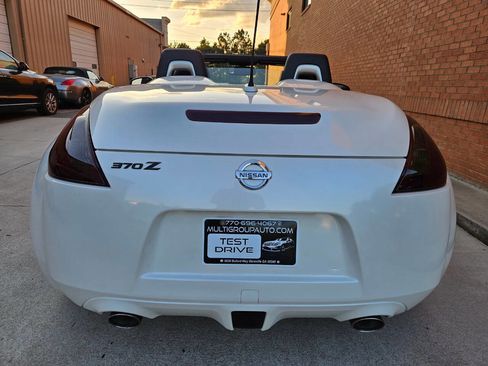 Used 2010 Nissan 370Z Touring image 20