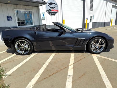 Used 2013 Chevrolet Corvette Grand Sport w/ 3LT Preferred Equipment Group RWD image 9
