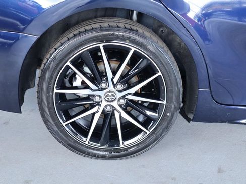 Used 2022 Toyota Camry SE FWD image 5