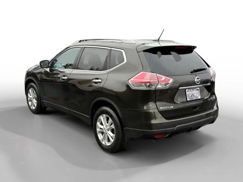 Used 2016 Nissan Rogue SV image 3