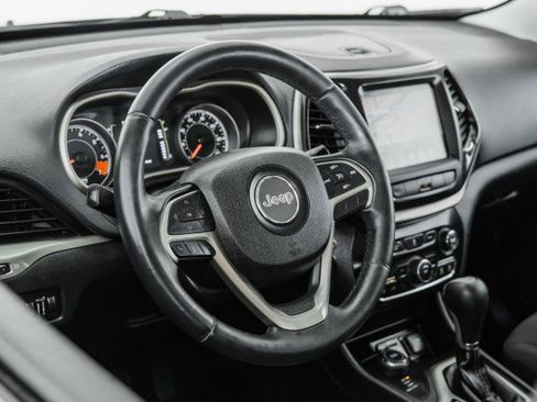 Used 2014 Jeep Cherokee Latitude AWD/4WD image 13