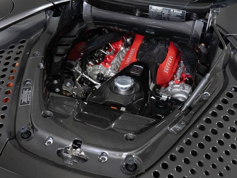 Used 2022 Ferrari SF90 Spider AWD/4WD image 18
