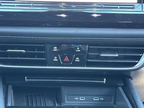Certified 2025 Volkswagen Atlas Cross Sport SE AWD/4WD image 17