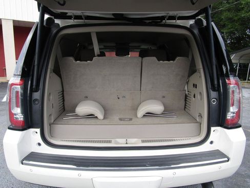 Used 2015 GMC Yukon Denali w/ Touring Package RWD image 29
