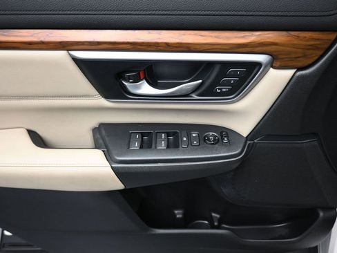 Used 2017 Honda CR-V Touring image 10