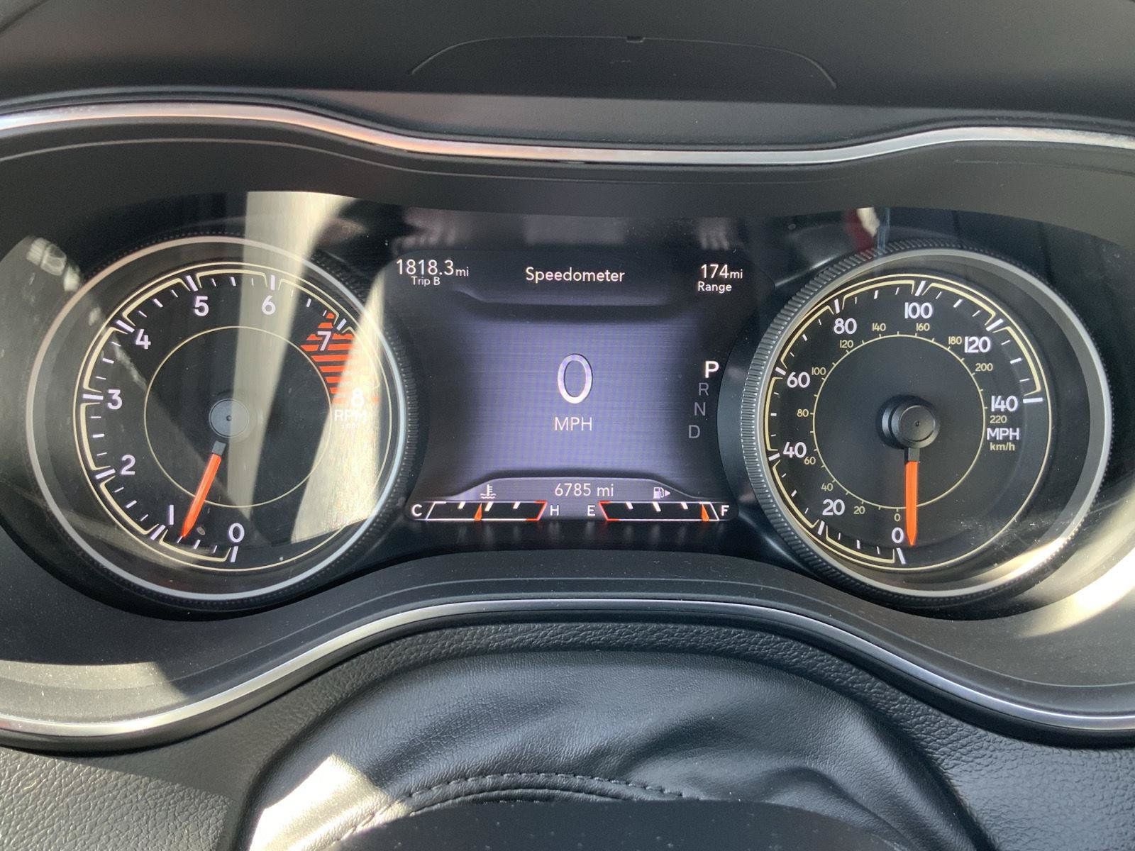 Used 2022 Jeep Cherokee Trailhawk AWD/4WD image 24