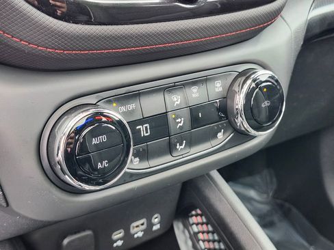 Used 2022 Chevrolet TrailBlazer RS w/ Sun and Liftgate Package image 21