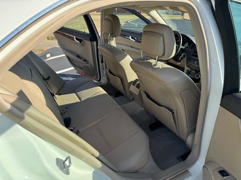 Used 2010 Mercedes-Benz C 300 Sedan image 20