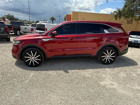 Used 2021 Kia Sorento LX FWD image 4