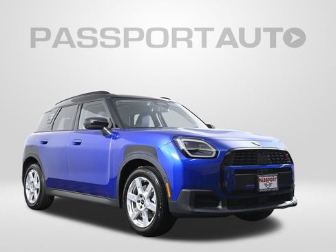 Used 2025 MINI Cooper Countryman S w/ Comfort Package Max image 3