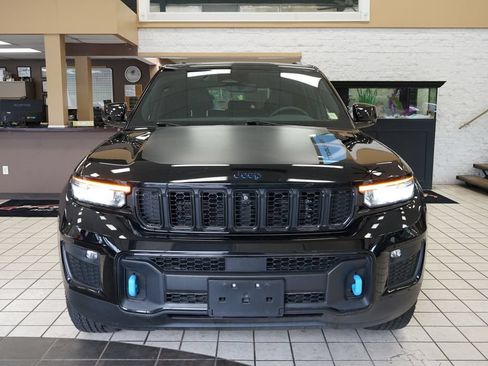 Used 2023 Jeep Grand Cherokee Trailhawk AWD/4WD image 21