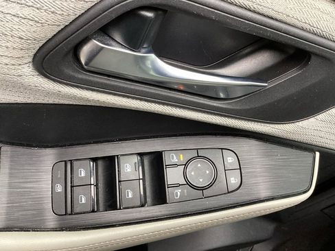 Used 2023 Nissan Rogue SV FWD image 17