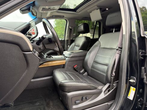 Used 2017 GMC Yukon Denali w/ Open Road Package AWD/4WD image 9