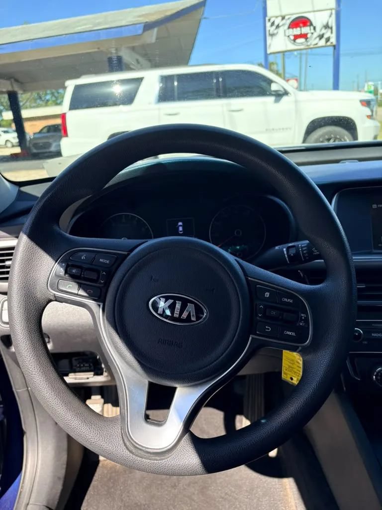 Used 2018 Kia Optima LX FWD image 10