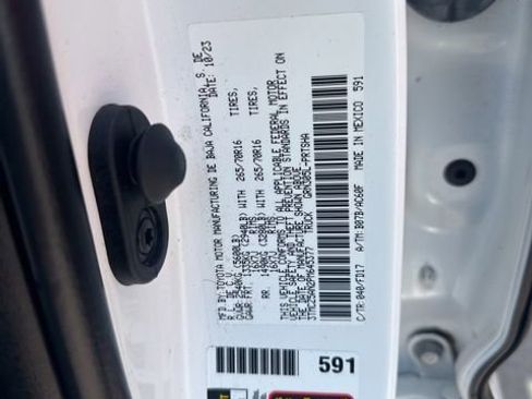 Certified 2023 Toyota Tacoma TRD Off-Road AWD/4WD image 39