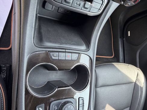 Used 2021 GMC Acadia AT4 w/ Technology Package AWD/4WD image 22