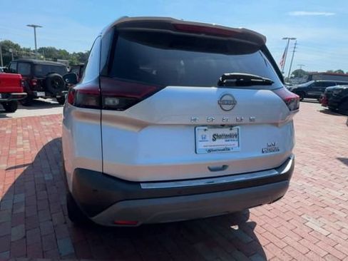 Used 2023 Nissan Rogue SV FWD image 9