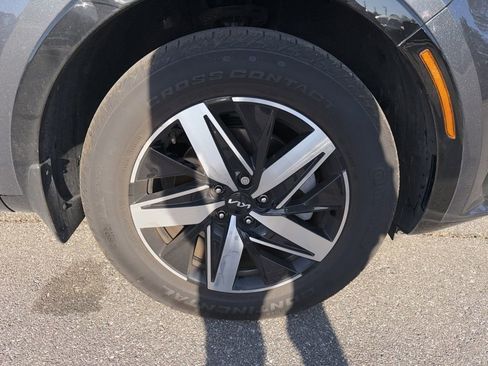 Certified 2023 Kia Sorento S FWD image 27