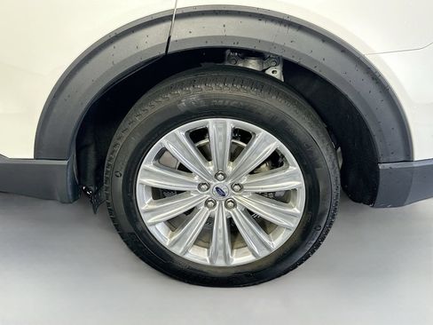 Used 2023 Ford Explorer Limited w/ Equipment Group 301A AWD/4WD image 34