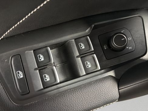 Certified 2024 Volkswagen Tiguan SE AWD/4WD image 15