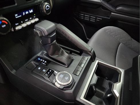 Certified 2024 Toyota Tacoma SR5 AWD/4WD image 12