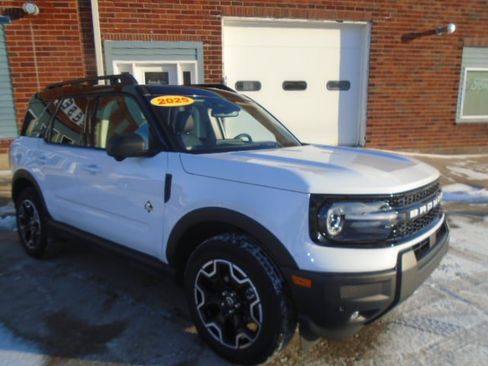 Used 2025 Ford Bronco Sport Outer Banks w/ Outer Banks Tech Package+ AWD/4WD image 13