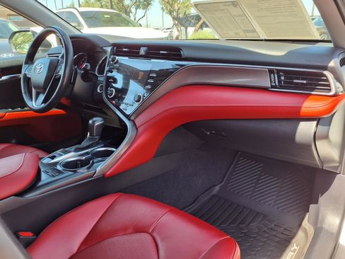 Used 2020 Toyota Camry XSE FWD image 10