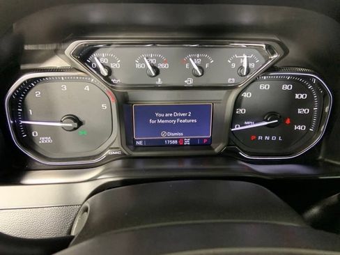 Used 2022 GMC Sierra 2500 AT4 AWD/4WD image 32
