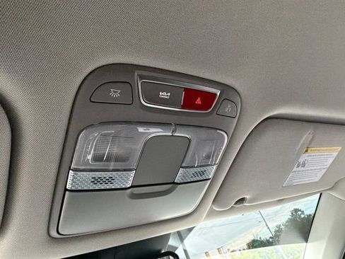 Used 2025 Kia Telluride LX FWD image 16