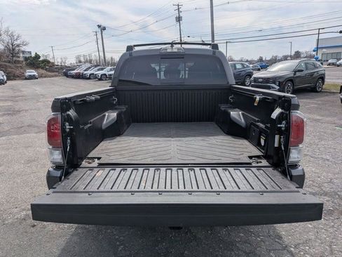 Used 2023 Toyota Tacoma TRD Sport image 5