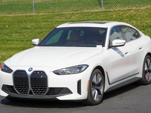 Used 2023 BMW i4 eDrive35 w/ Premium Package image 5