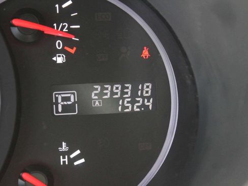 Used 2012 Nissan Quest SL FWD image 10