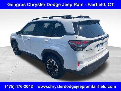 Used 2025 Subaru Forester Premium AWD/4WD image 5