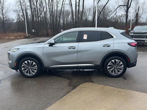 Used 2025 Buick Envision Preferred image 2