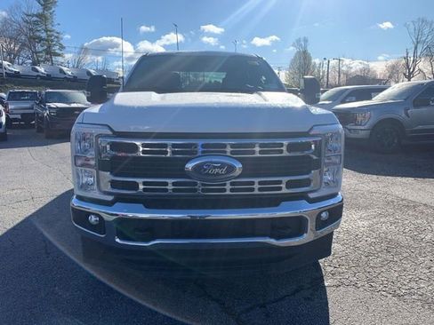 Certified 2025 Ford F250 XLT image 3