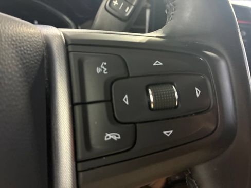 Used 2025 GMC Sierra 1500 SLT AWD/4WD image 26