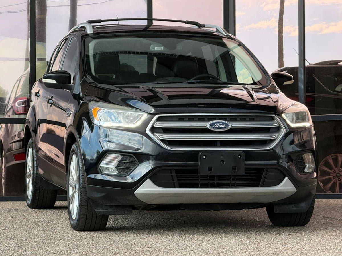 Used 2017 Ford Escape Titanium FWD image 18