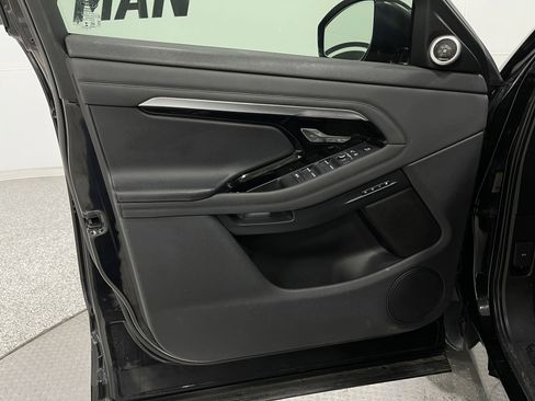 Used 2020 Land Rover Range Rover Evoque SE image 16