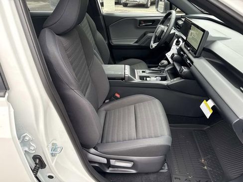 Used 2026 Toyota RAV4 SE w/ Convenience Package AWD/4WD image 9