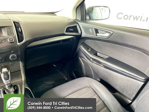 Used 2017 Ford Edge SE w/ Cargo Accessory Package image 25