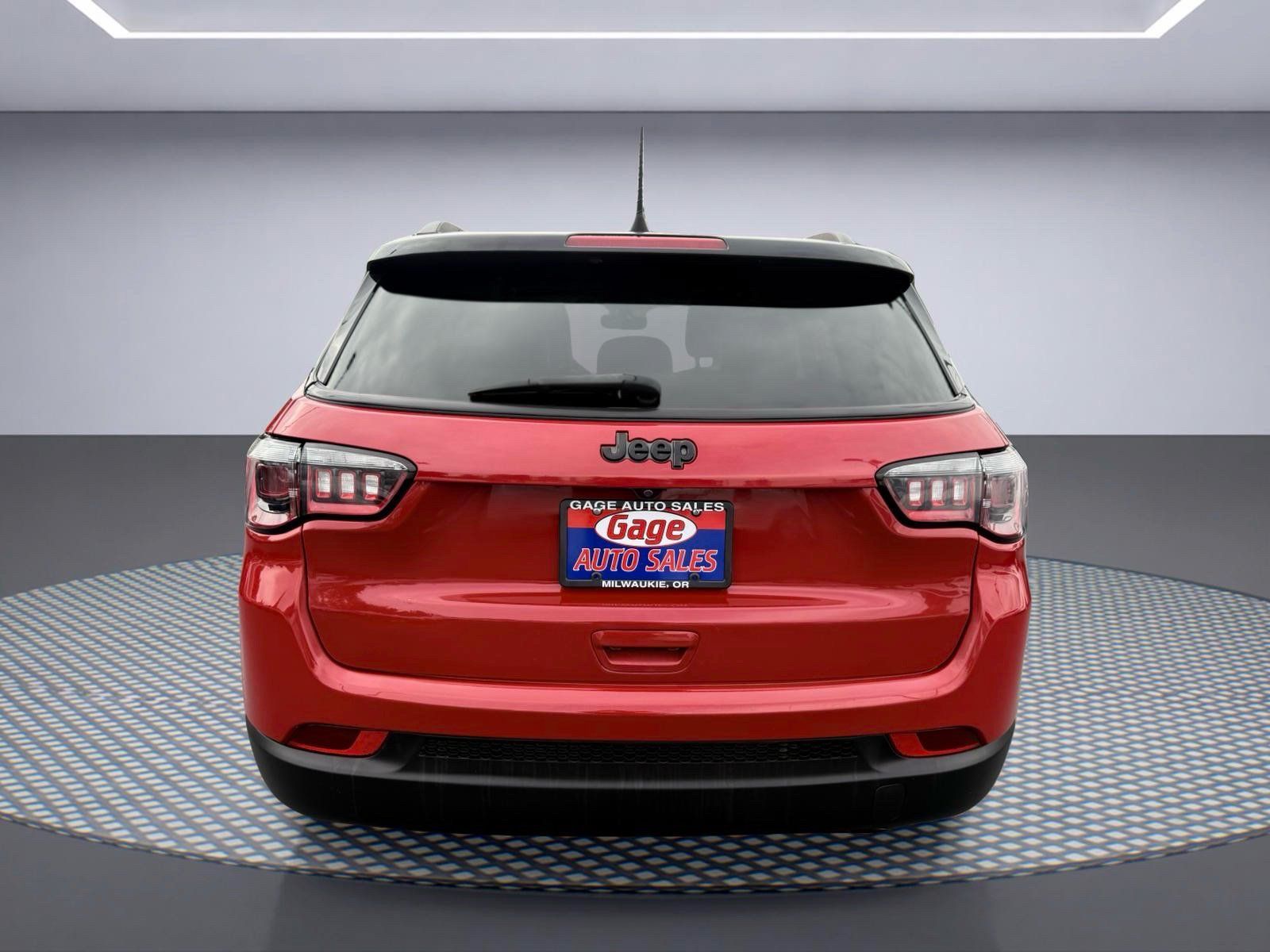 Used 2021 Jeep Compass Latitude FWD image 5