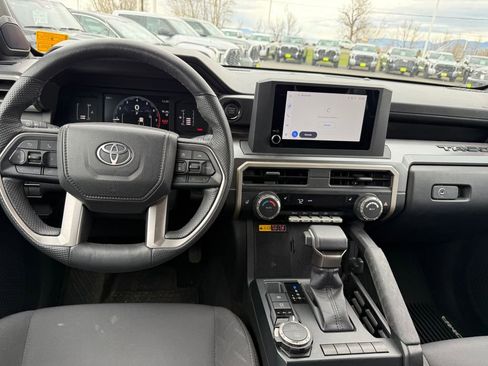 Used 2025 Toyota Tacoma SR5 image 4